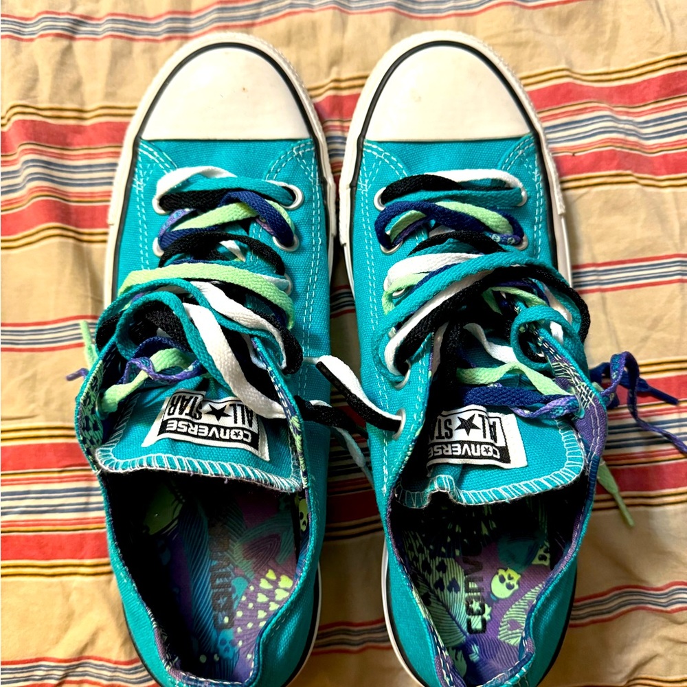 Turquoise converse! 💚